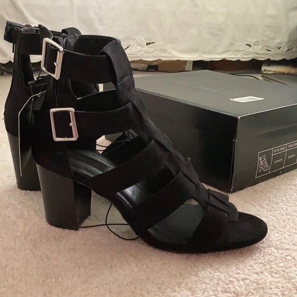 Forever 21 Shoes - NWT Forever 21 Strappy Heels